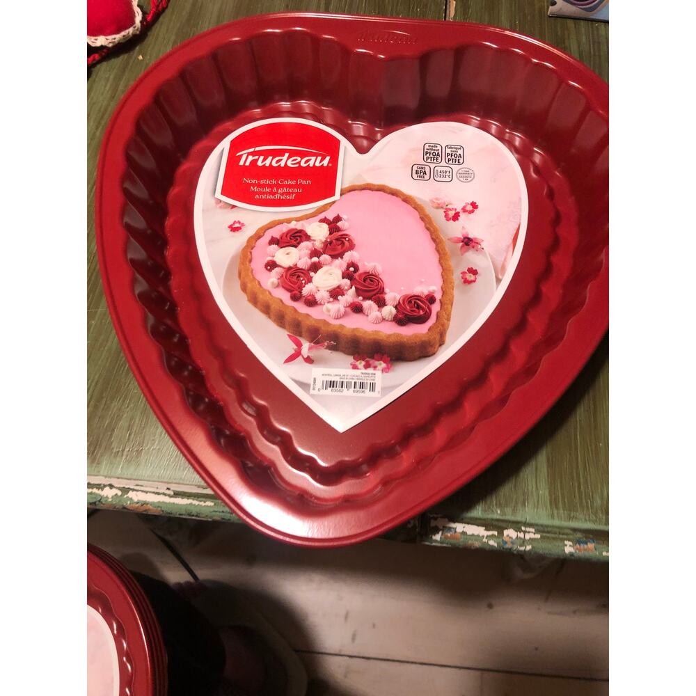 Trudeau NEW Red Heart Shaped Non-stick Cake Pan 9" Valentine's Day